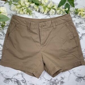 Magellan Outdoors Women’s Khaki Short Sz 2 Gently Used Perfect Condition